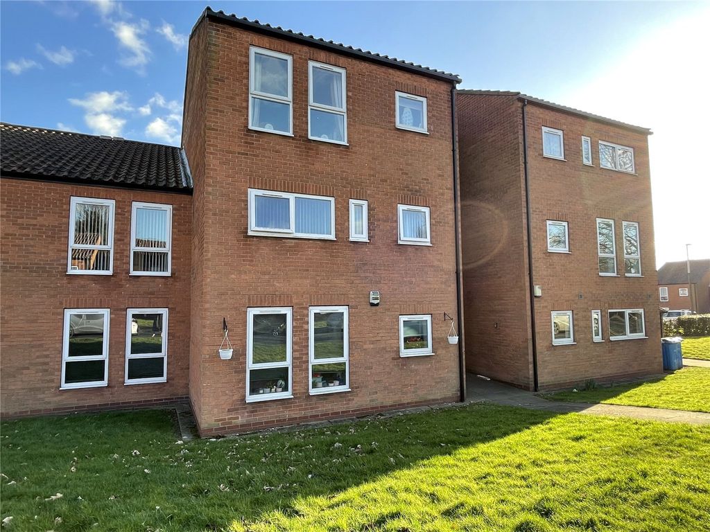 2 bed flat for sale in Hodnell Close, Castle Bromwich, Birmingham B36
