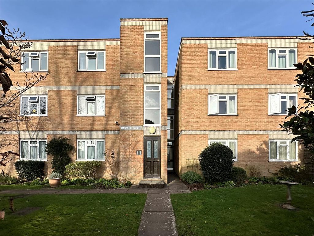 2 bed flat for sale in Worple Road, London SW20, £475,000 Zoopla