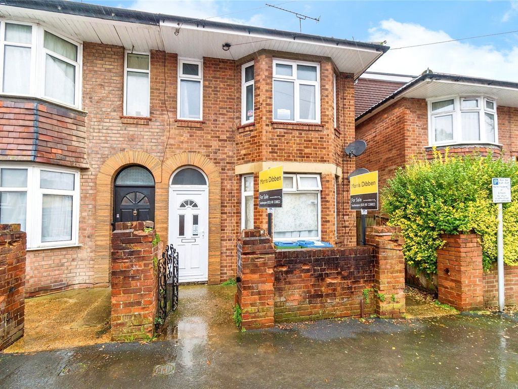 4 bed detached house for sale in Burlington Road, Polygon, Southampton