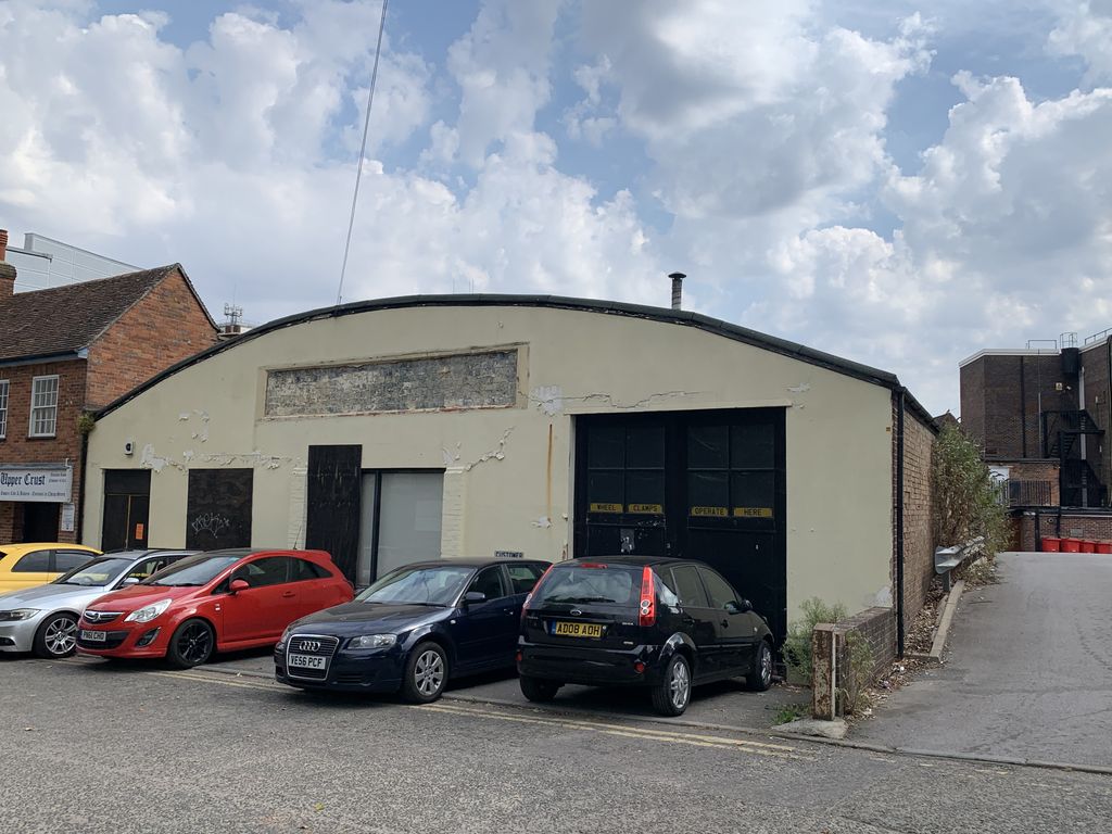 Property for sale in Motorist Discount Centre, Mayors Lane, Newbury