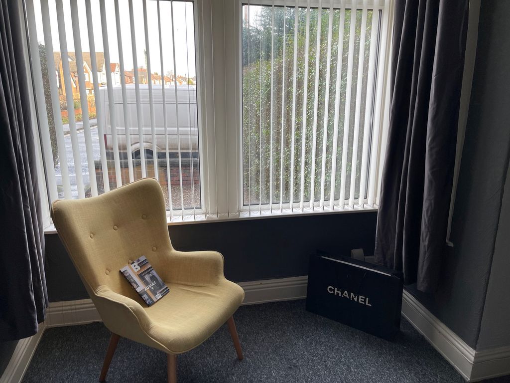 Studio to rent in Austhorpe Road, Crossgates LS15, £525 pcm Zoopla