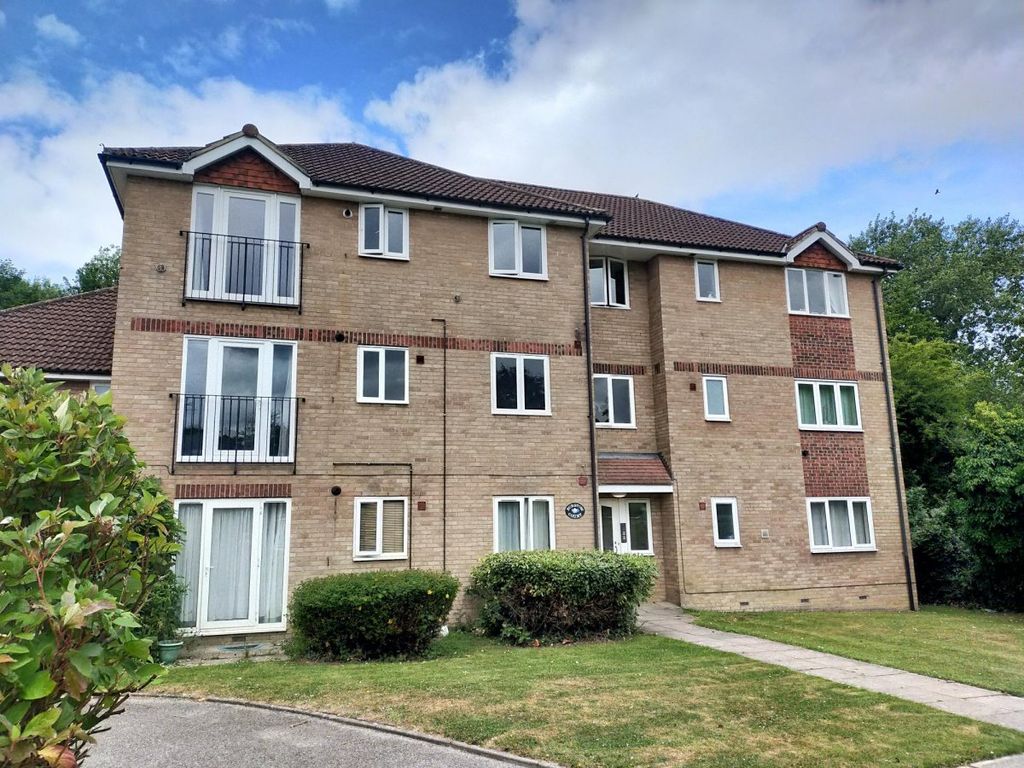 1 bed flat to rent in Longbridge Road, Horley RH6 Zoopla