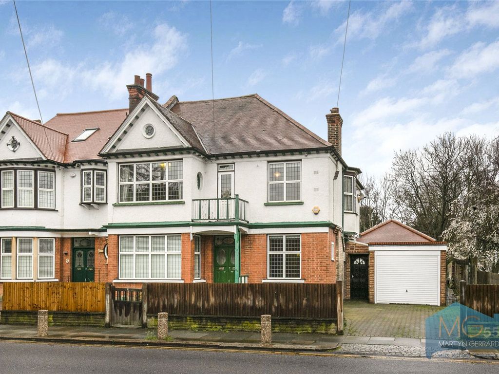 5 bed semidetached house for sale in East End Road, Finchley, London