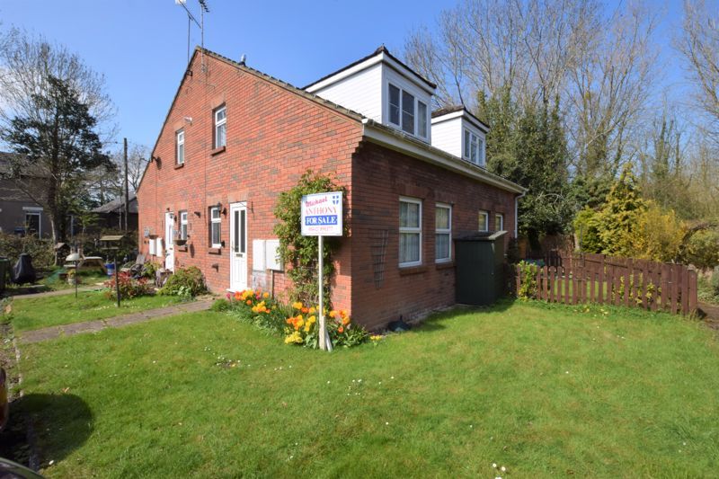 1 bed terraced house for sale in Bulbourne Court, Tring HP23 Zoopla
