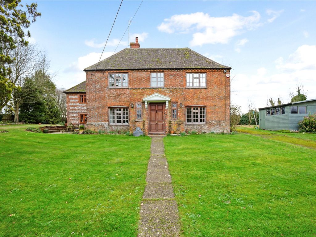 4 bed detached house for sale in Ludgershall, Andover, Hampshire SP11