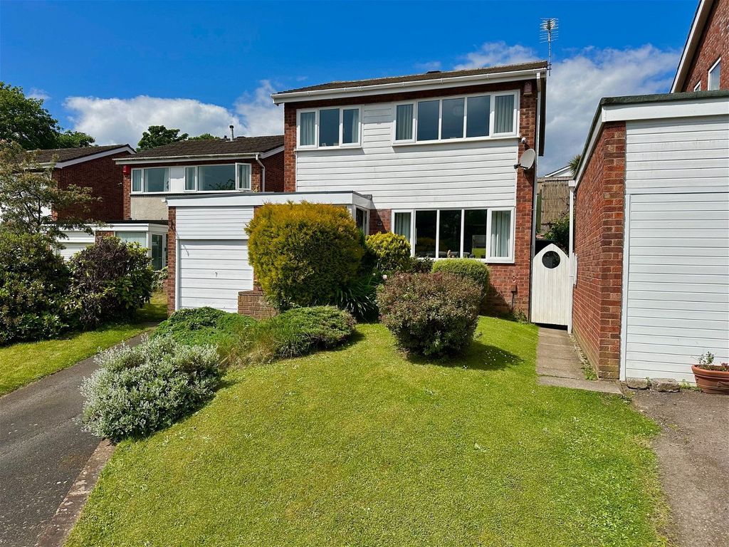 3 bed detached house for sale in St. Michaels Close, Madeley, Telford
