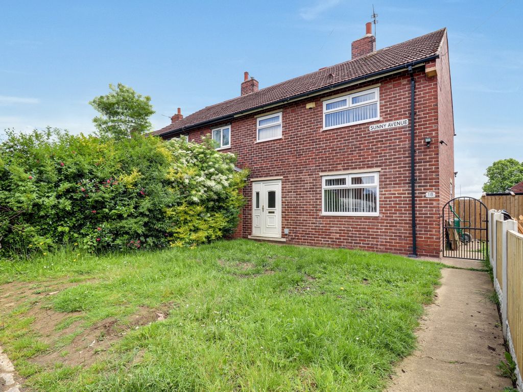 3 bed semidetached house for sale in Sunny Avenue, Upton, Pontefract