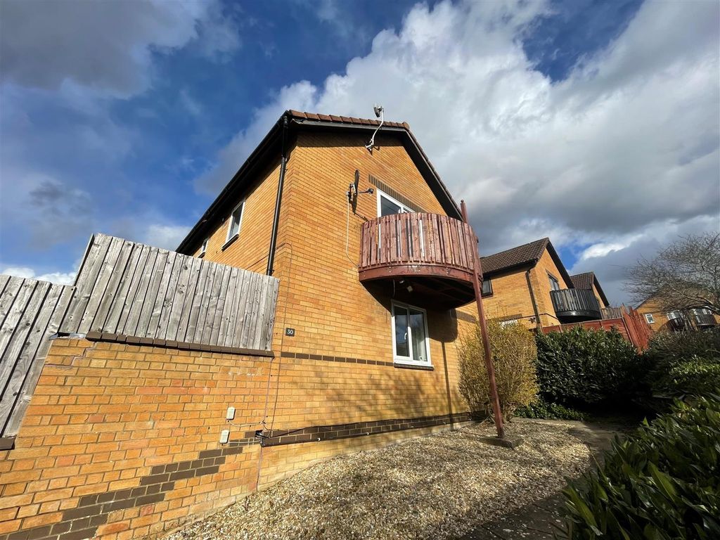 2 bed to rent in Edmund Court, Shenley Church End, Milton