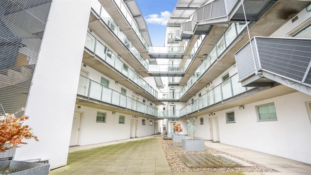 Cross York Street, Leeds LS2  