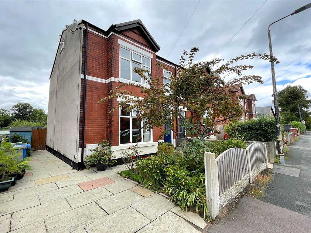 4 bed semidetached house for sale in Carlton Road, Sale M33, £475,000