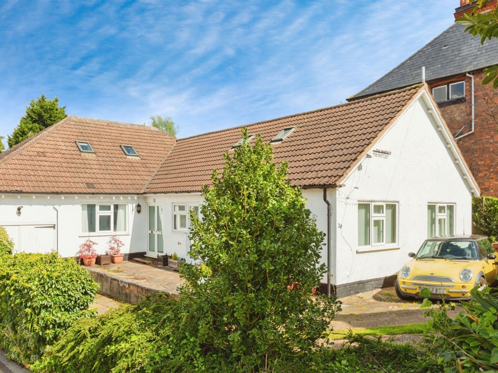 4 bed bungalow for sale in Wanlip Road, Syston, Leicester