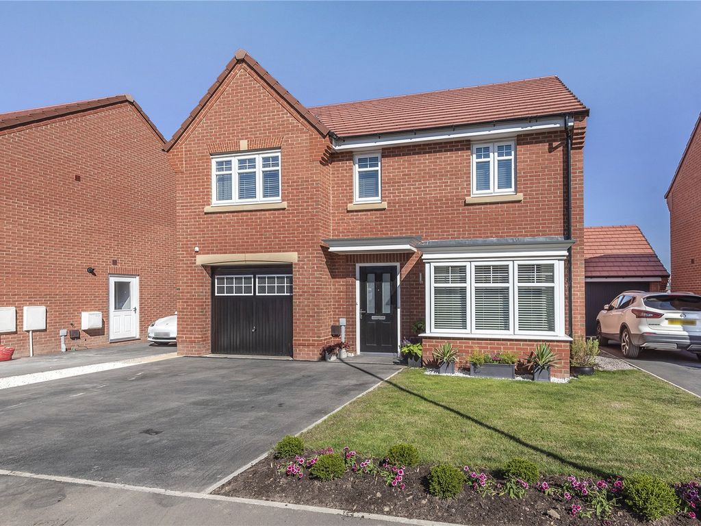 4 bed detached house for sale in Tippler Drive, Stanley, Wakefield