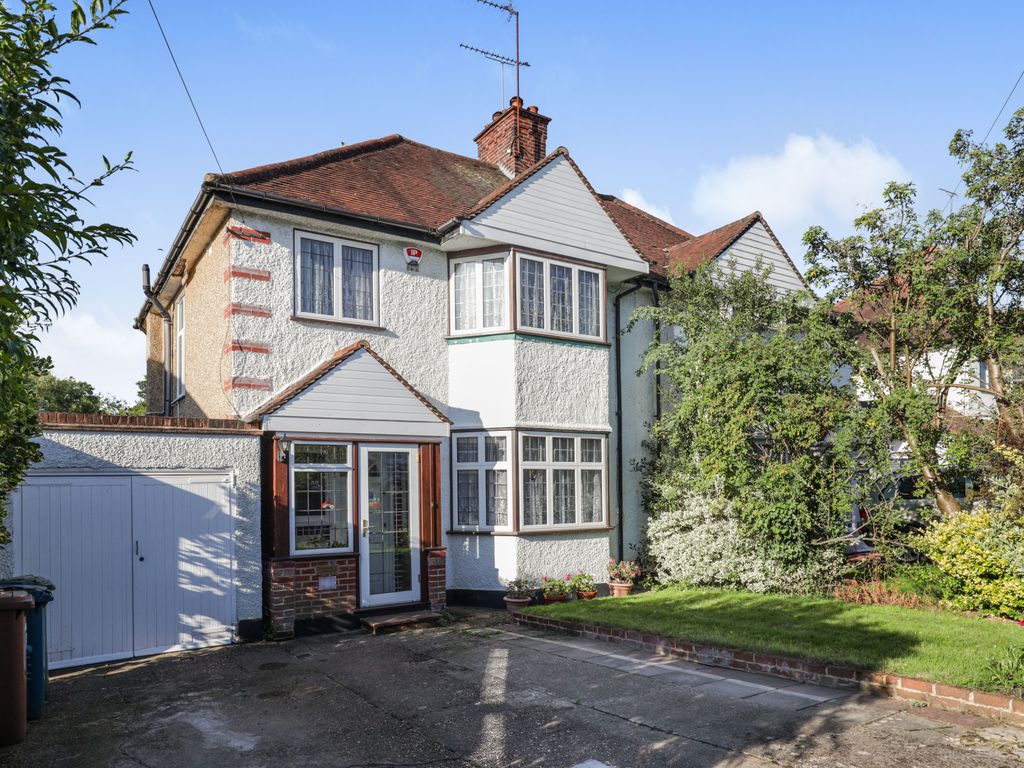 3 bed semidetached house for sale in Northumberland Road, Harrow