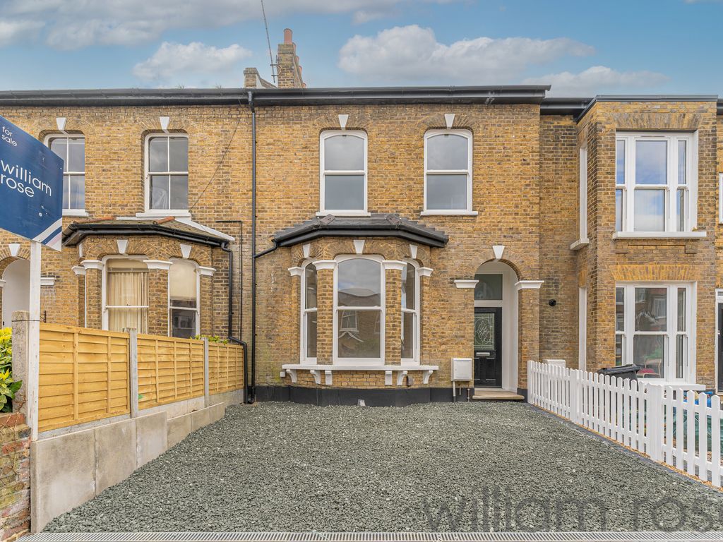 4 bed terraced house for sale in Chelmsford Road, South Woodford