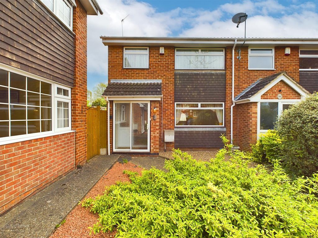 3 bed end terrace house for sale in Derwent Crescent, Arnold