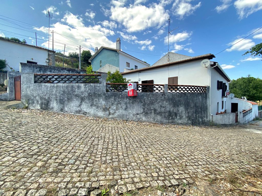 5 bed terraced house for sale in Vila Velha De Rodão, Vila Velha De