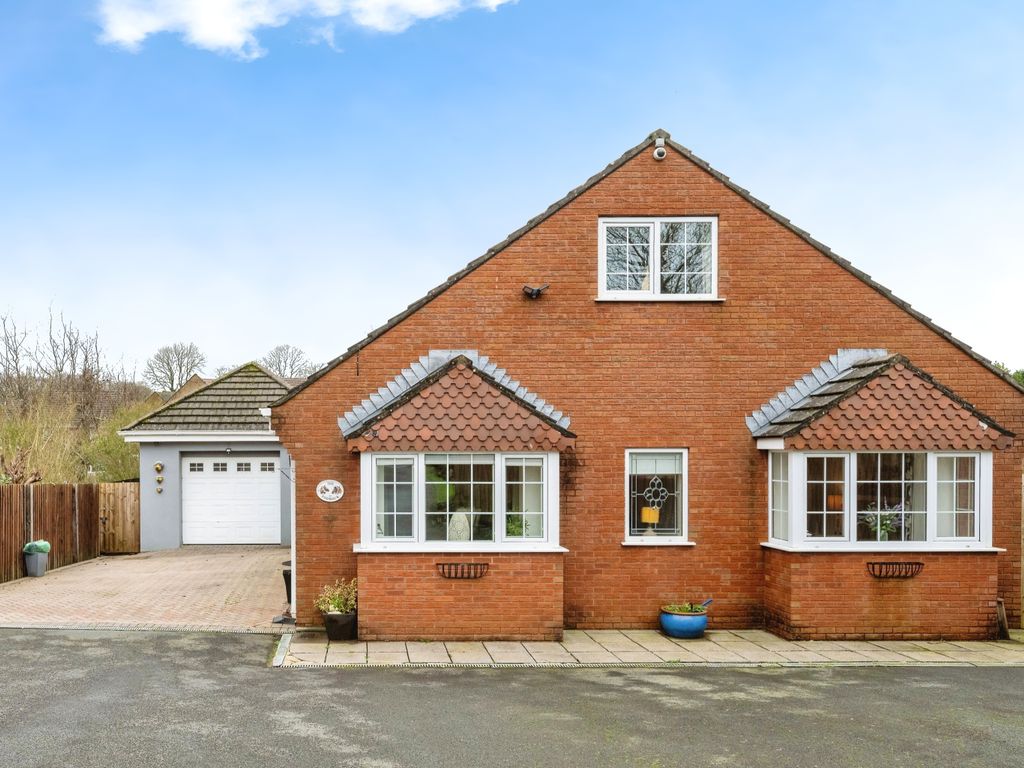 4 bed bungalow for sale in Gors Avenue, Townhill, Swansea SA1, £375,000