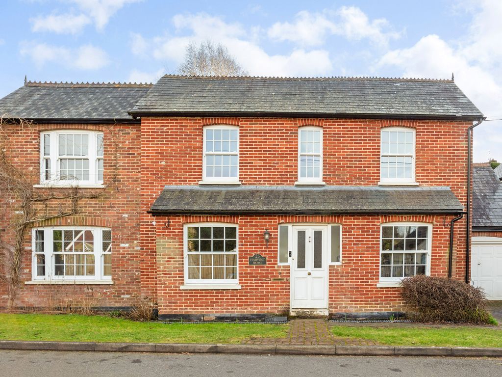 5 bed detached house for sale in Stonehill Road, Headley Down GU35, £