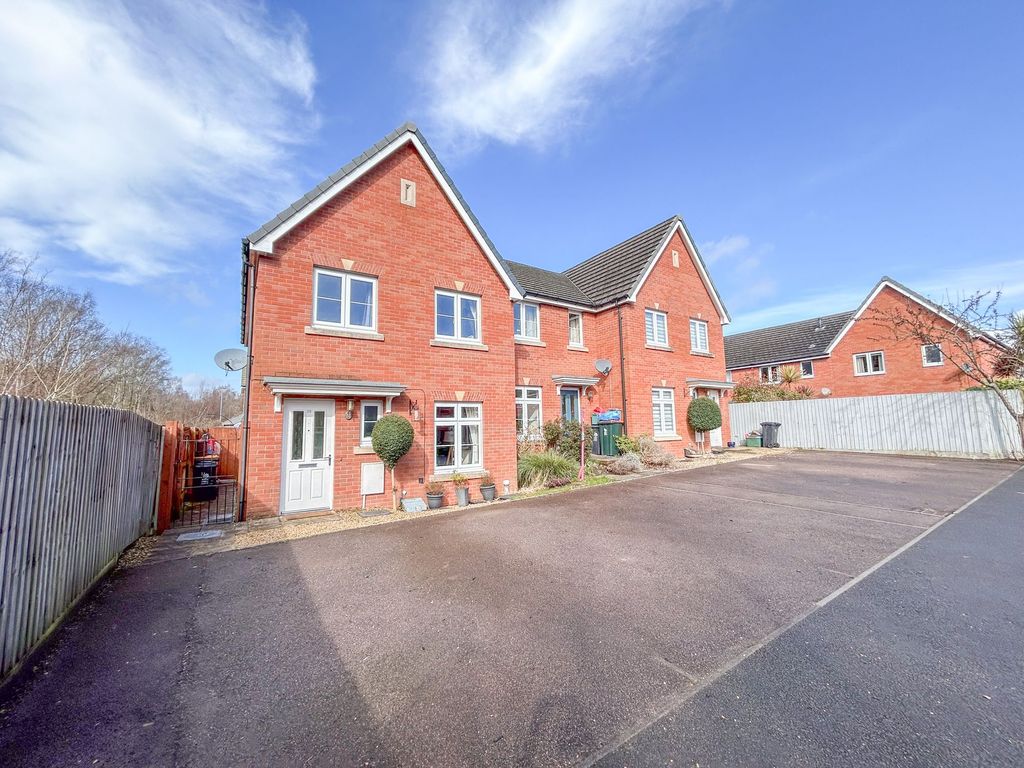 3 bed end terrace house for sale in Rhymney Way, Bassaleg NP10, £270,000 Zoopla