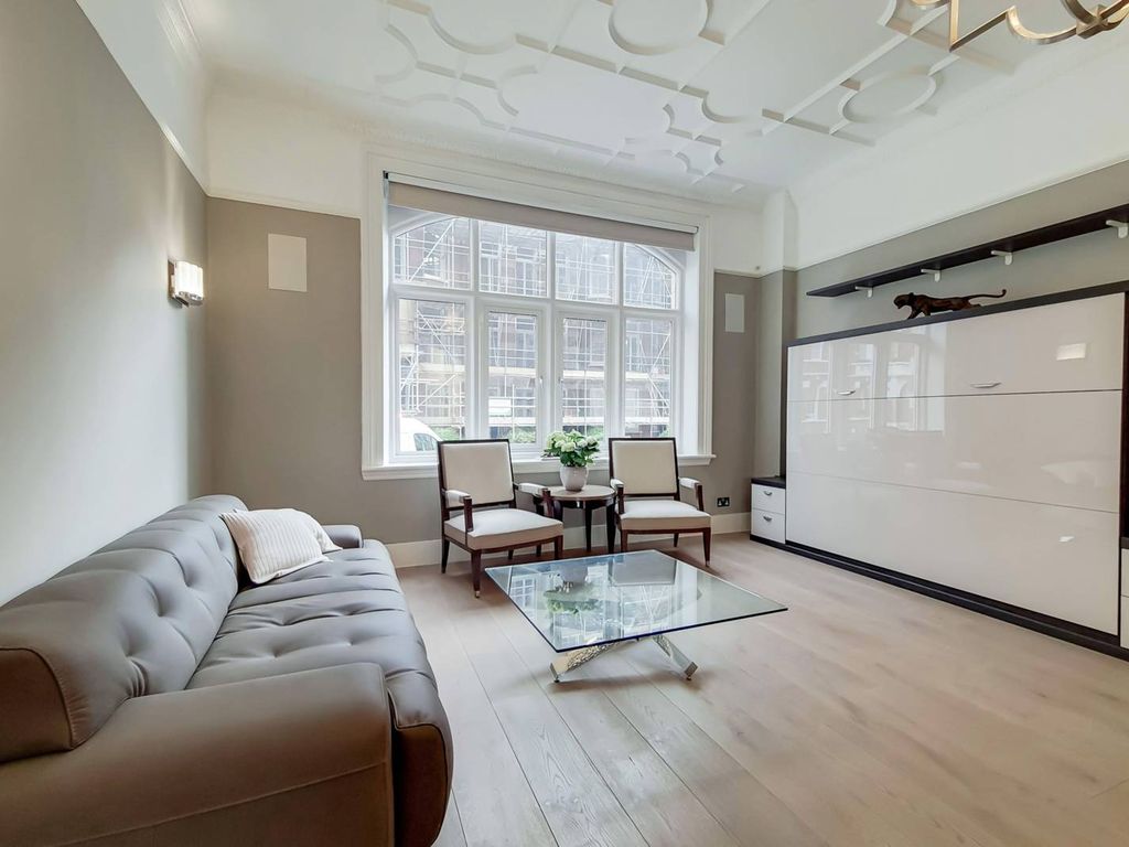 Cadogan Gardens, Sloane Square, London SW3  