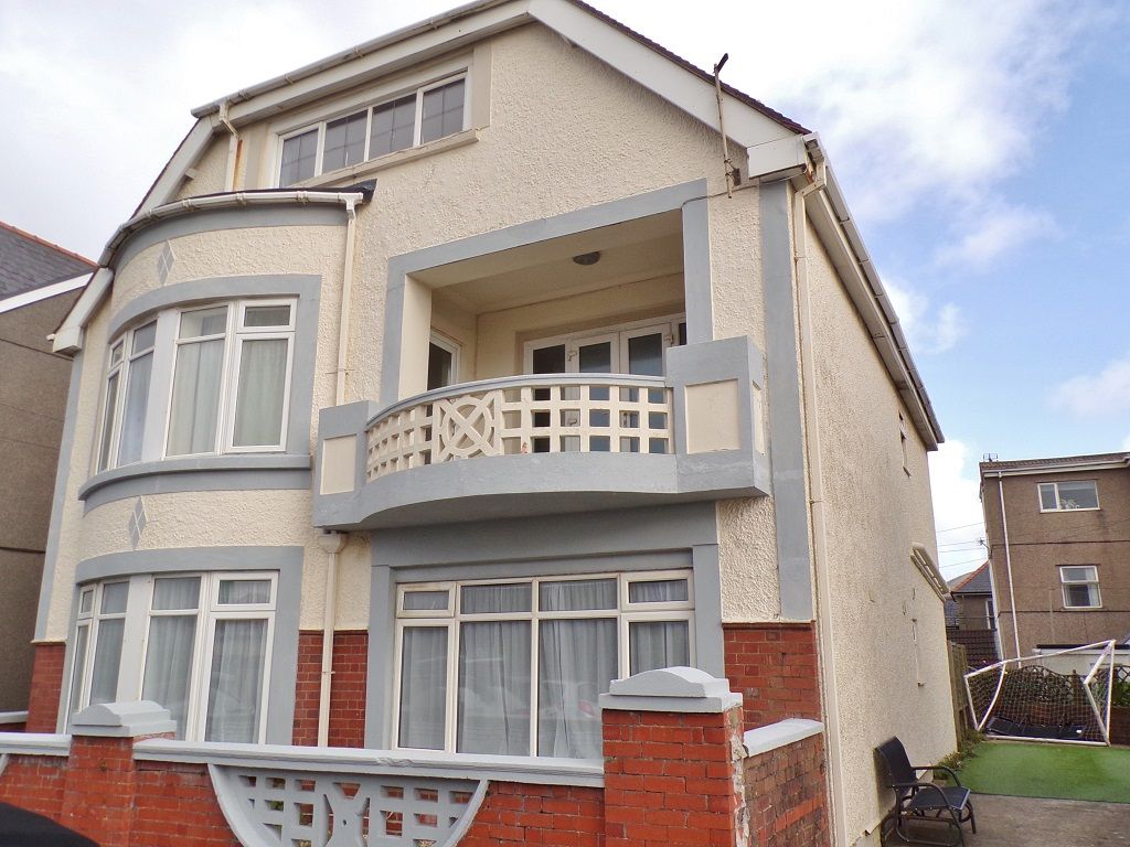 2 bed flat for sale in Picton Avenue, Porthcawl CF36, £215,000 Zoopla