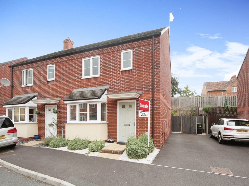 3 bed semidetached house for sale in Grove Gate, Staplegrove, Taunton