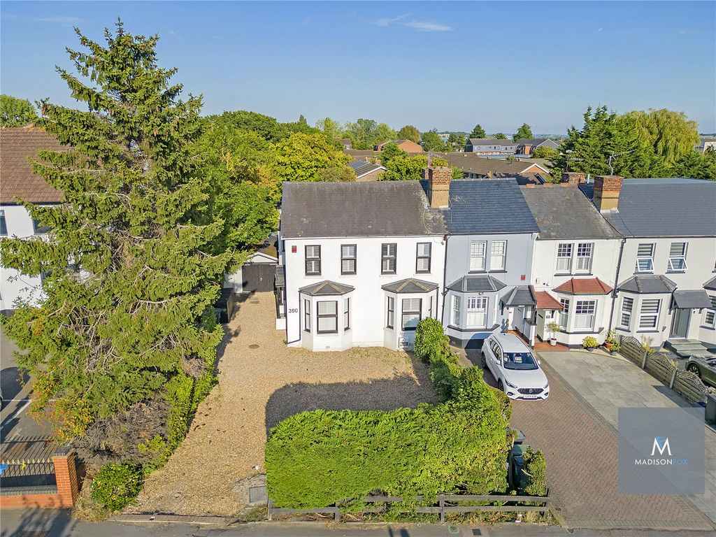 5 bed semidetached house for sale in Fencepiece Road, Chigwell, Essex IG7, £1,000,000 Zoopla
