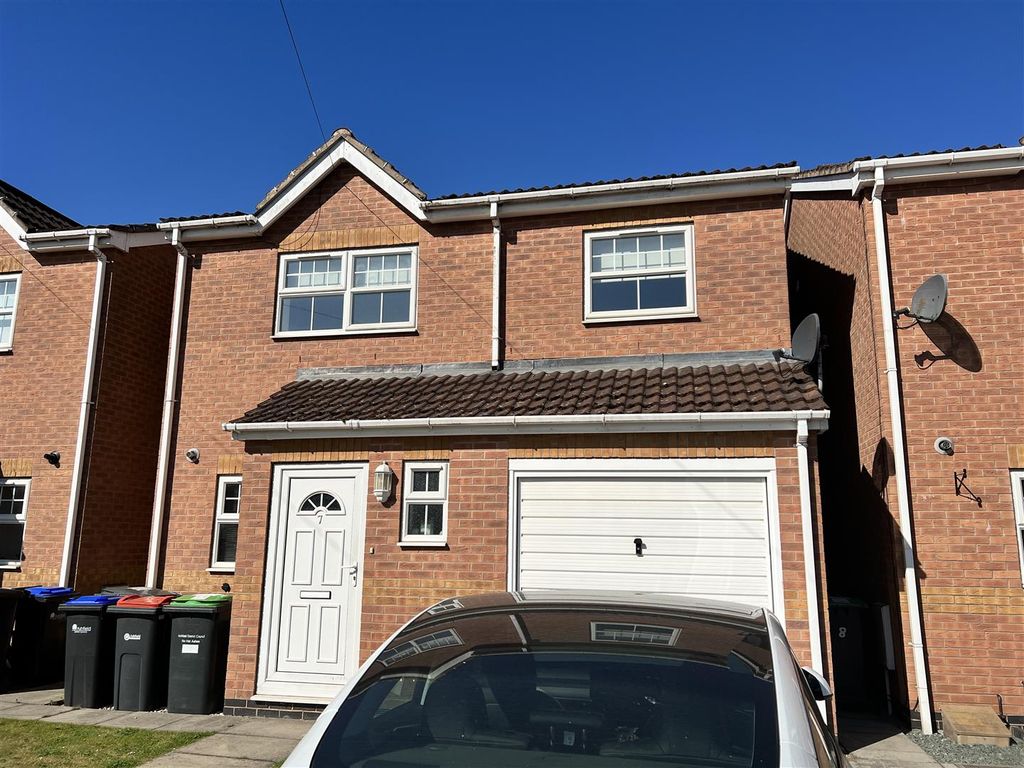 3 bed detached house to rent in Violet Grove, Hucknall, Nottingham NG15