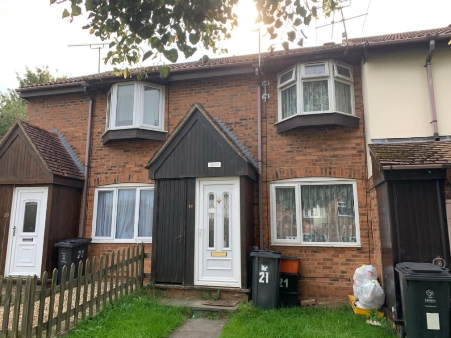 2 bed terraced house for sale in Kimbolton Close, Freshbrook, Swindon