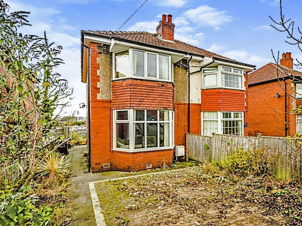 2 bed semidetached house for sale in South Avenue, Fartown