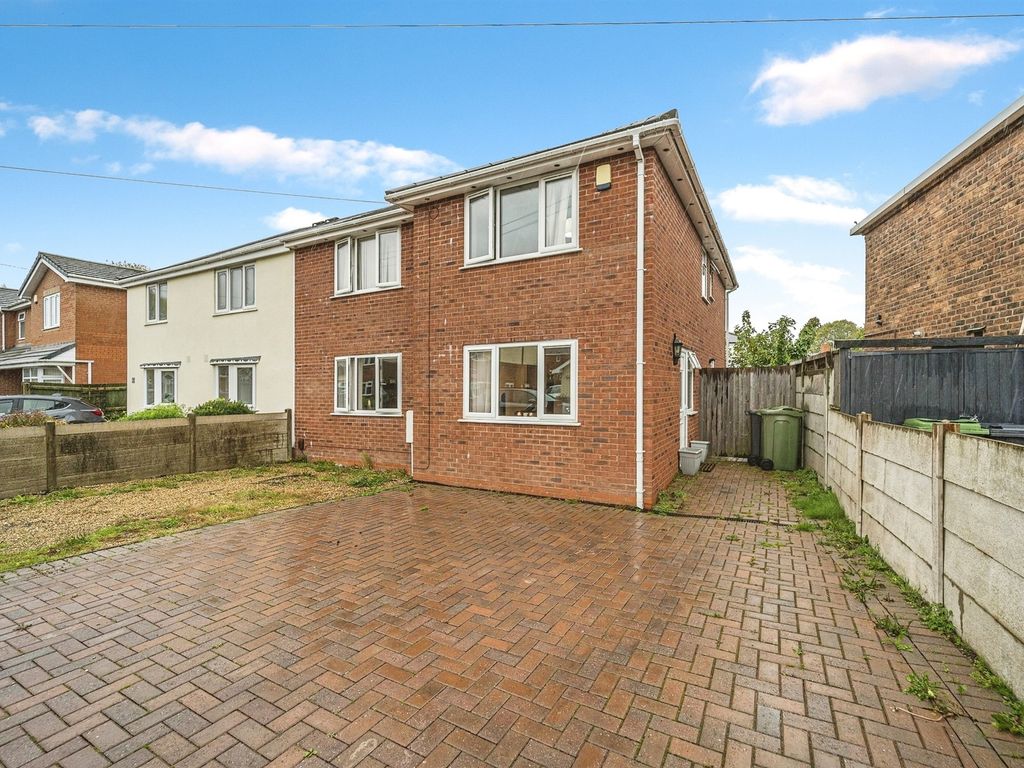 4 bed semidetached house for sale in Loxdale Industrial Estate