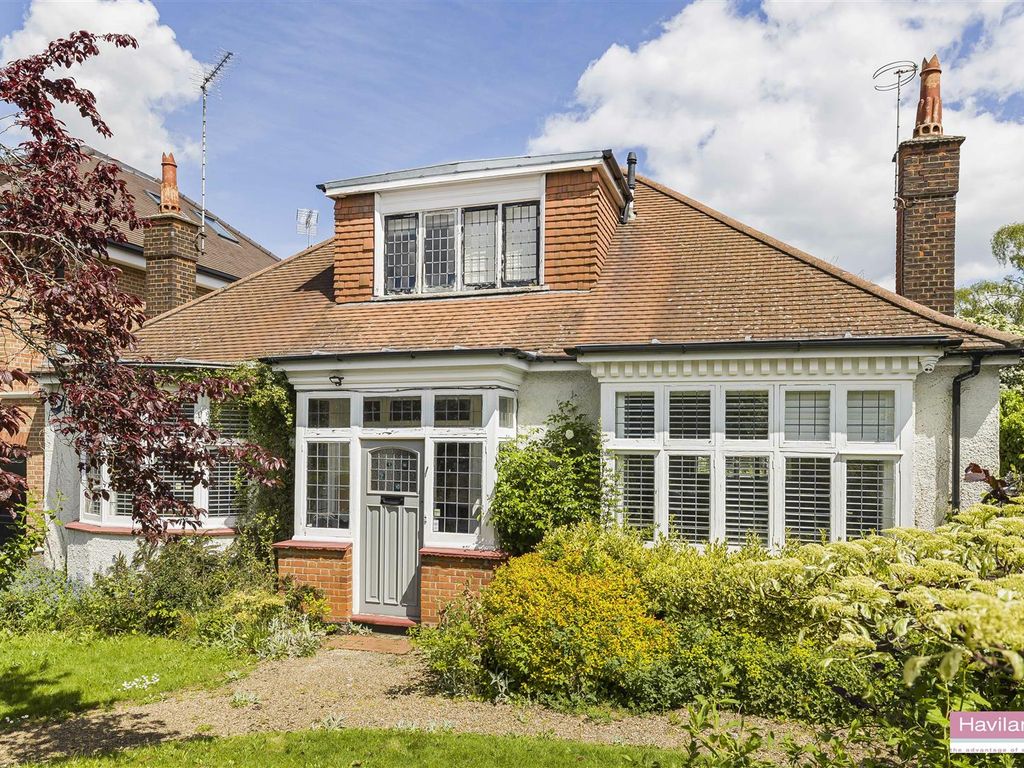4 bed detached house for sale in Gardens, London N21 Zoopla