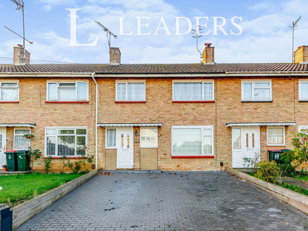 3 bed terraced house to rent in Ashdown Drive, Crawley RH10, £1,900 pcm