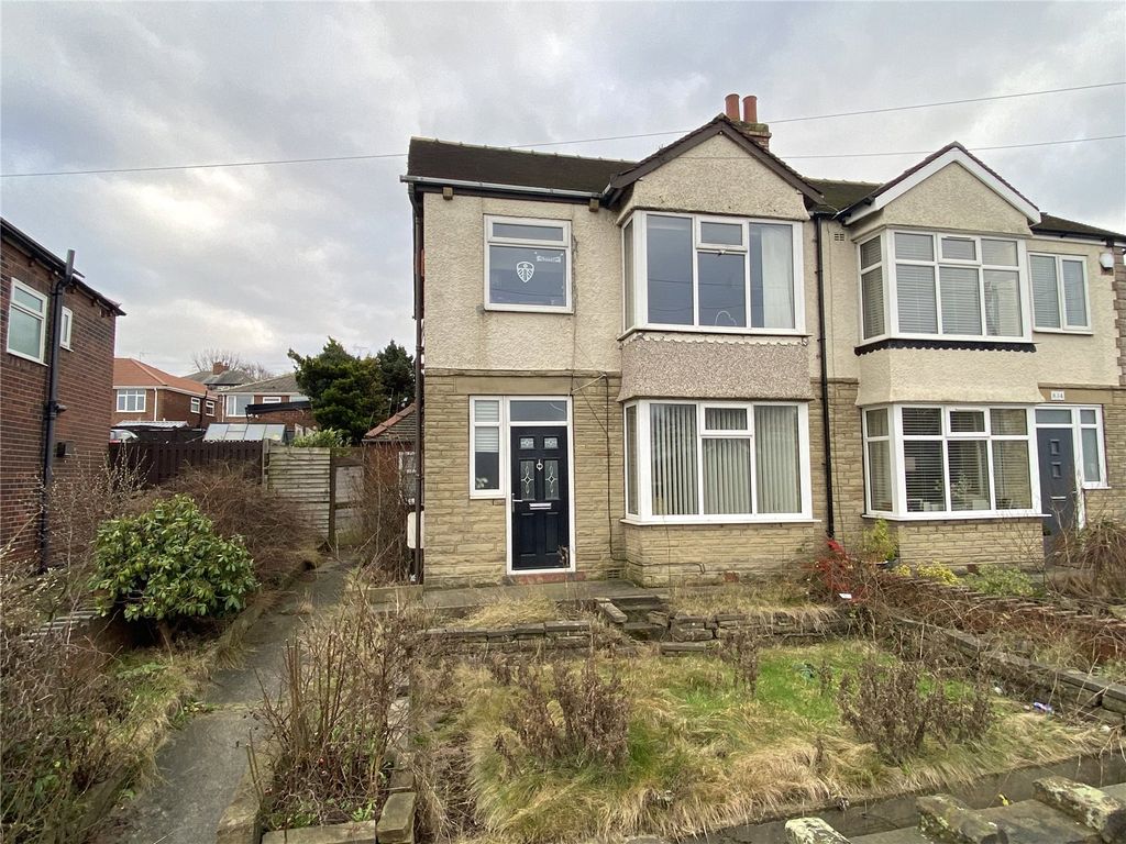 3 bed semidetached house for sale in Leeds Road, Dewsbury WF12, £