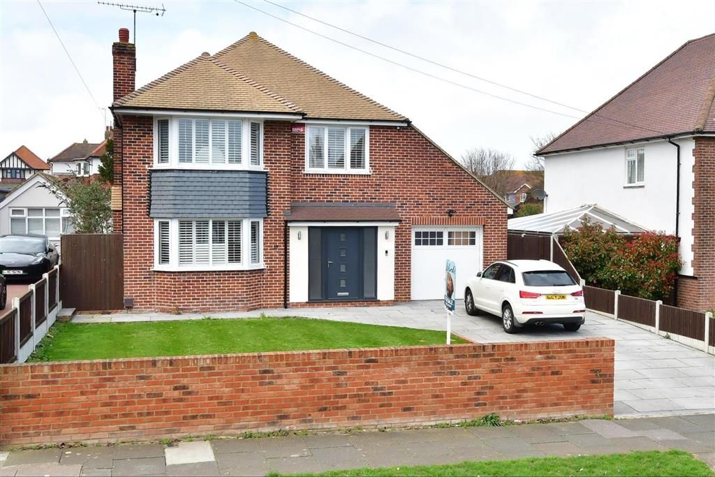 3 bed detached house for sale in Northumberland Avenue, Cliftonville