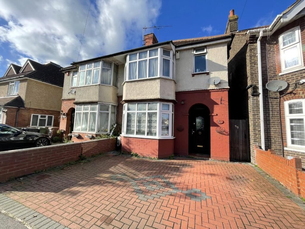 3 bed detached house to rent in Blundell Road, Luton LU3, £1,550 pcm