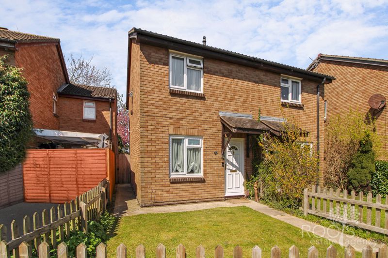3 bed semidetached house for sale in Blackdown Way, Thatcham RG19 Zoopla
