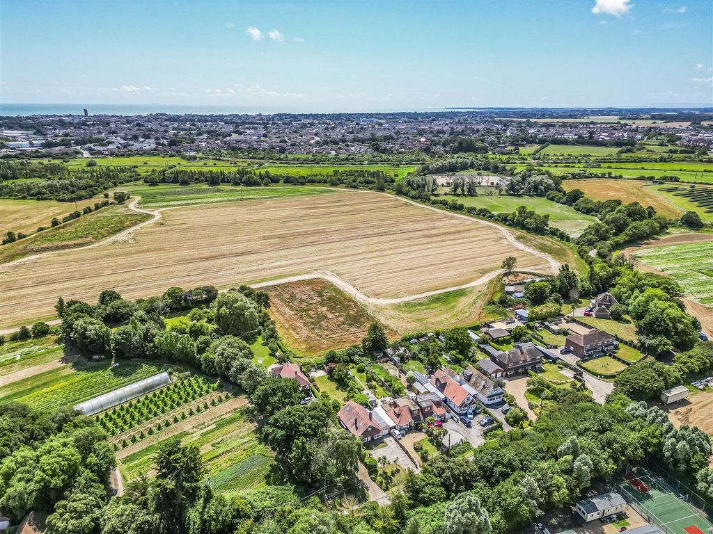 4 bed detached house for sale in Shripney Lane, Bognor Regis PO22, £