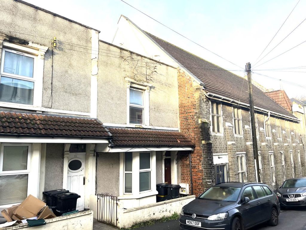 1 bed flat to rent in Top Floor Flat Salisbury Street, St. Bristol BS5, £900 pcm Zoopla