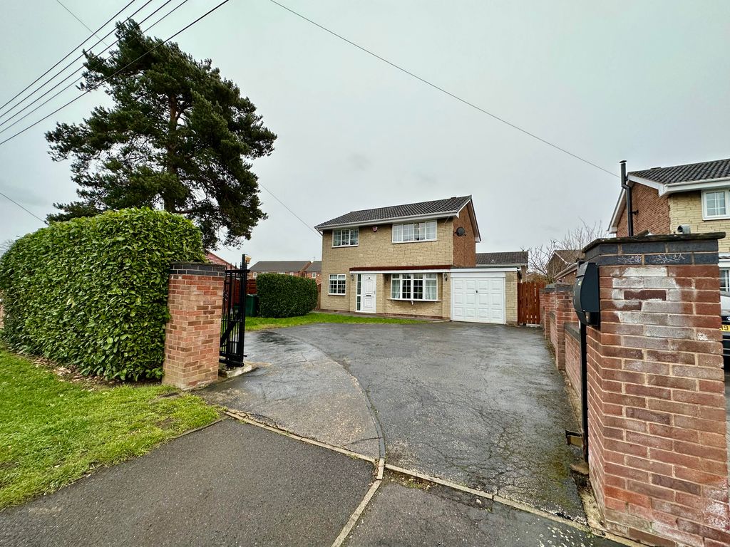 4 bed detached house for sale in Cow House Lane, Armthorpe, Doncaster