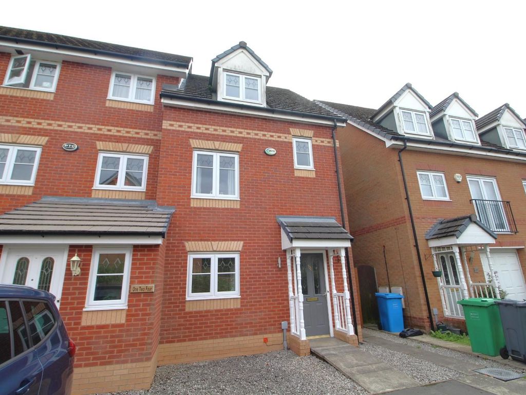 4 bed town house for sale in Lawnhurst Avenue, Wythenshawe, Manchester