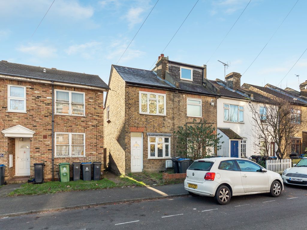 2 bed end terrace house for sale in Vincent Road, Norbiton, Kingston
