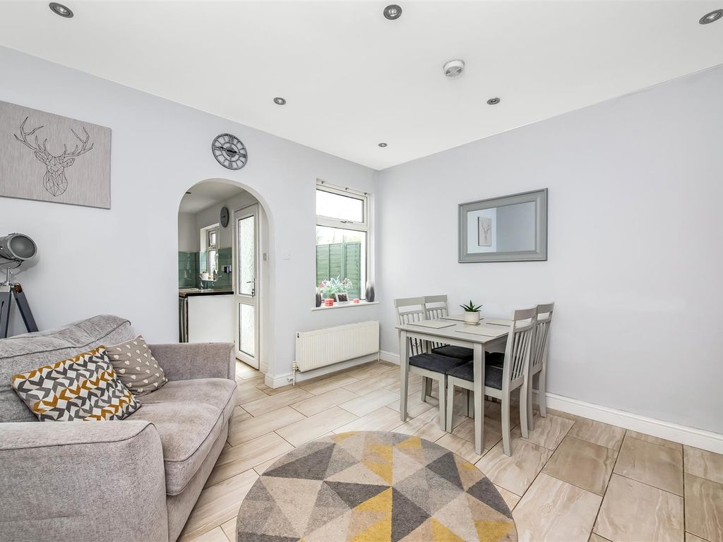 3 bed semidetached house for sale in Addison Road, Caterham CR3 Zoopla