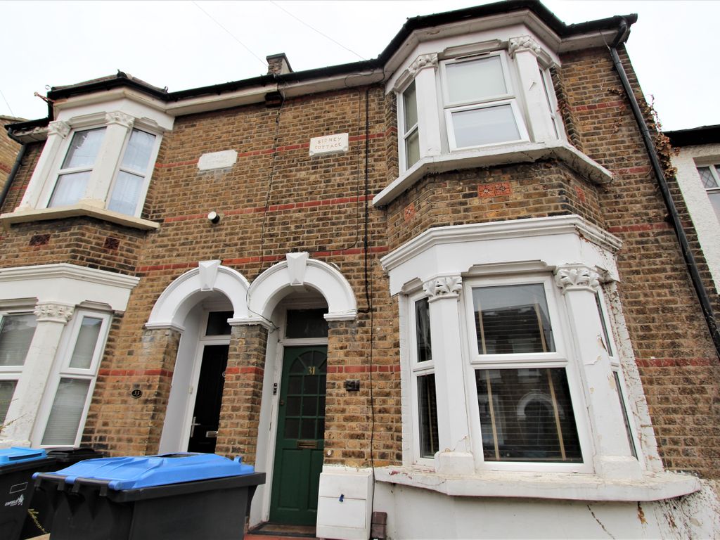 1 bed semidetached house for sale in Browning Road, Enfield EN2, £