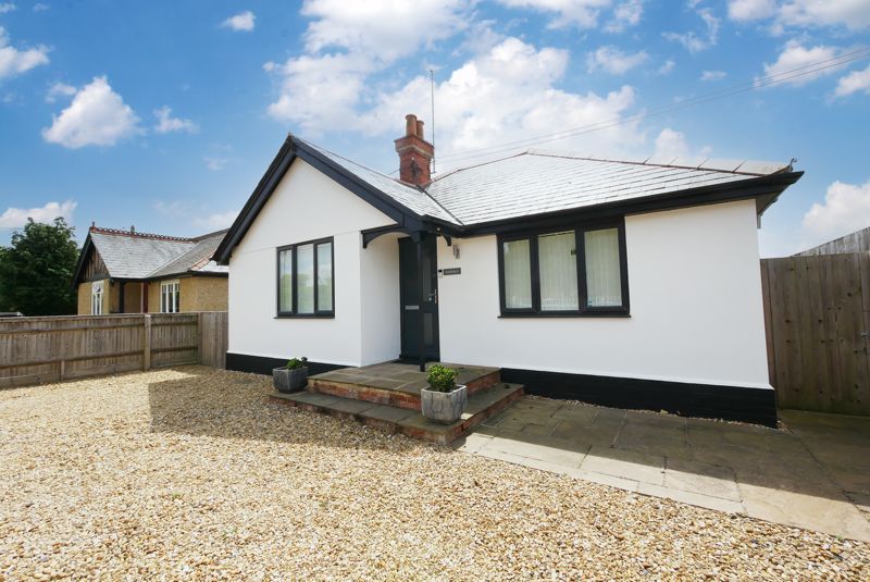 4 bed detached bungalow for sale in Papist Way, Cholsey, Wallingford