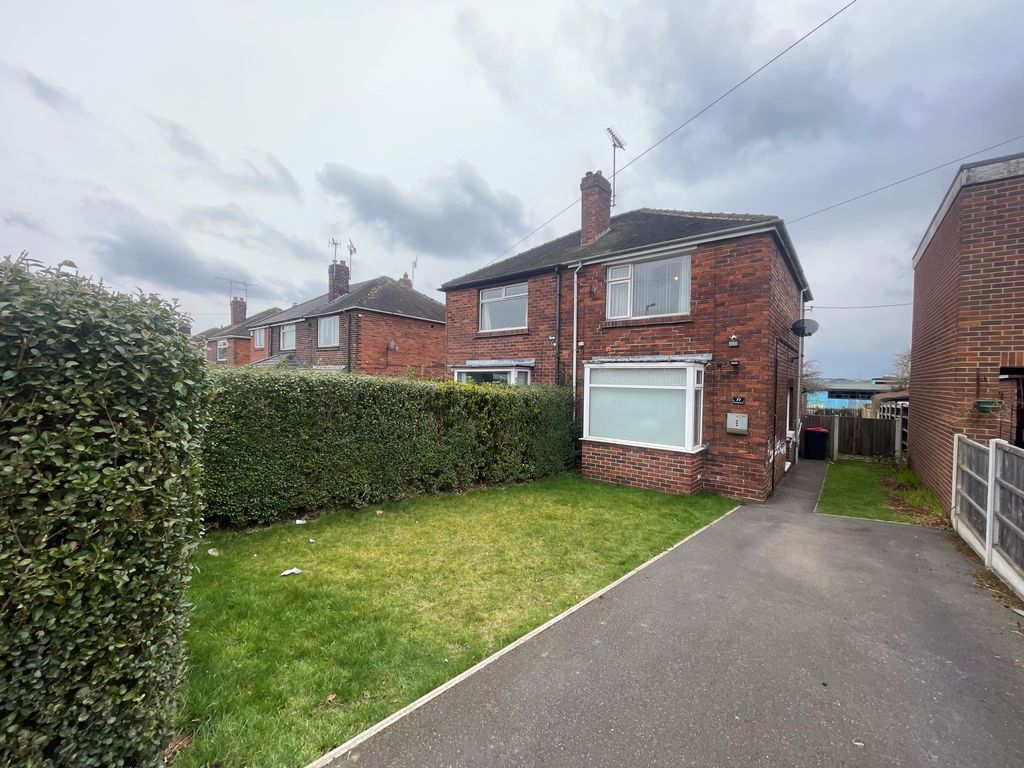 2 bed semidetached house to rent in Sandringham Avenue, Whiston