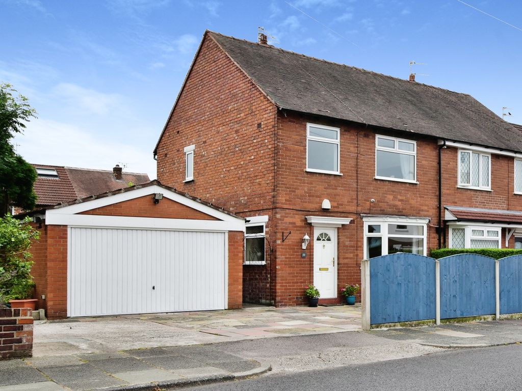 3 bed semidetached house for sale in Woodlands Park Road, Stockport