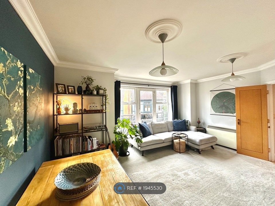 2 bed flat to rent in Sutton Coldfield, Birmingham B73, £1,400 pcm Zoopla