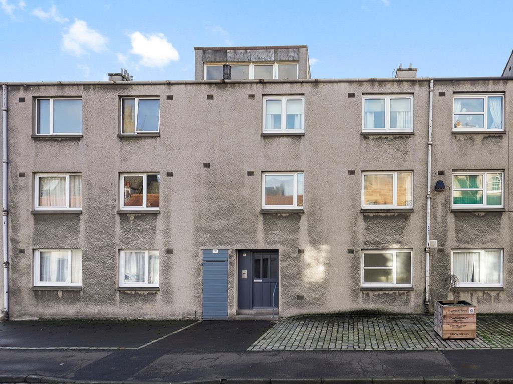 1 bed flat for sale in 31/2 Newhaven Main Street, Edinburgh EH6, £