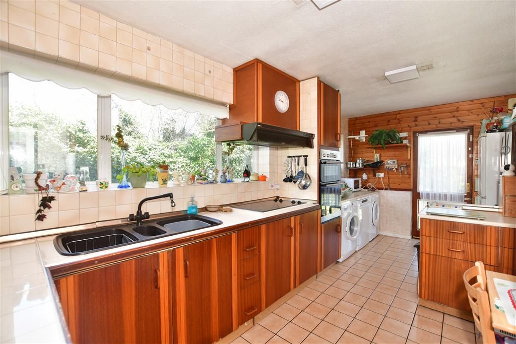 3 bed detached house for sale in Thong Lane, Gravesend, Kent DA12 Zoopla